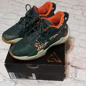 Youth size 1: Nike Giannis Antetokounmpo's Freak Sneakers